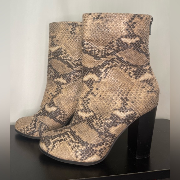 A+ Target Ashlin Boots Snakeskin  Print Faux Leather Zip Back Block Size 7 🐍 - Picture 6 of 6